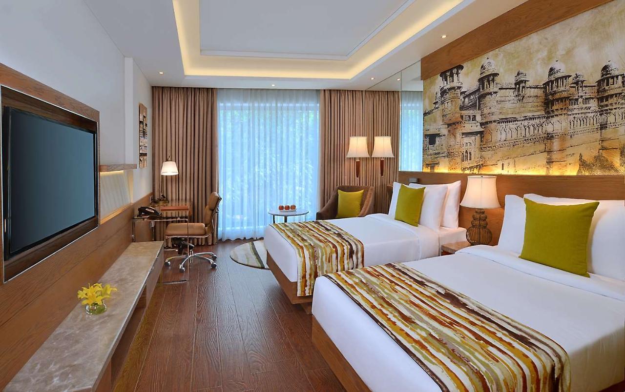Radisson Gwalior Hotel Exterior foto
