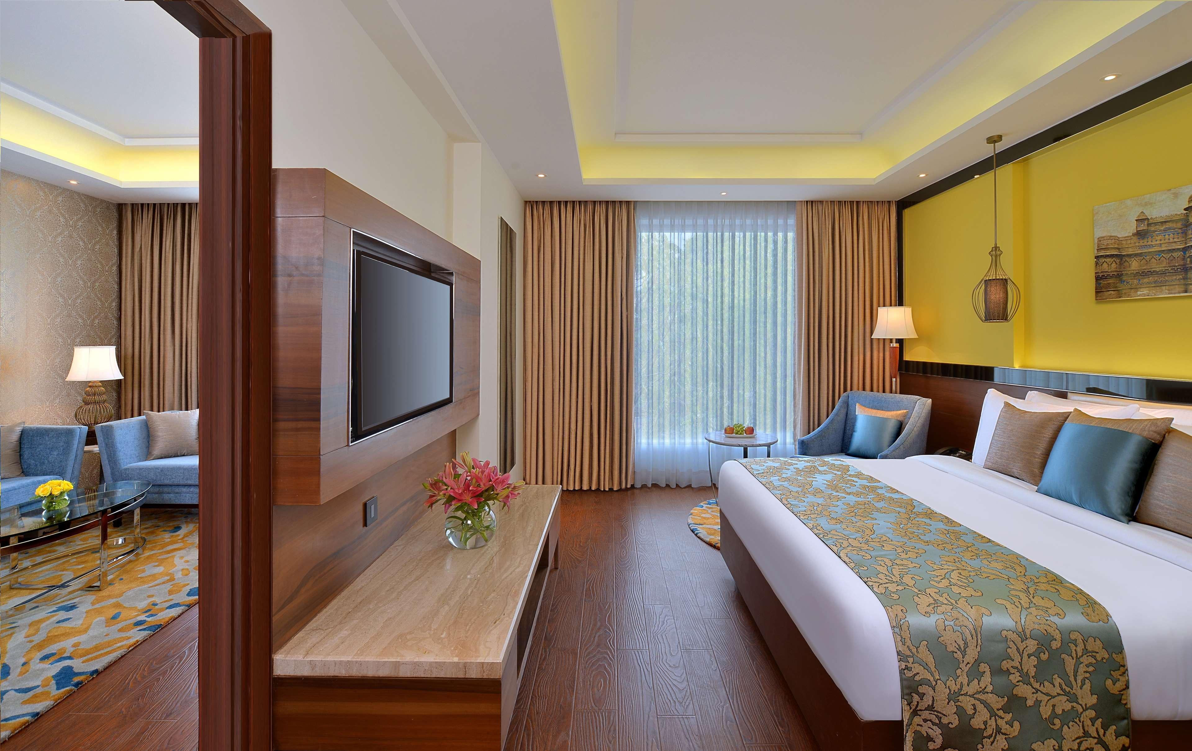 Radisson Gwalior Hotel Exterior foto