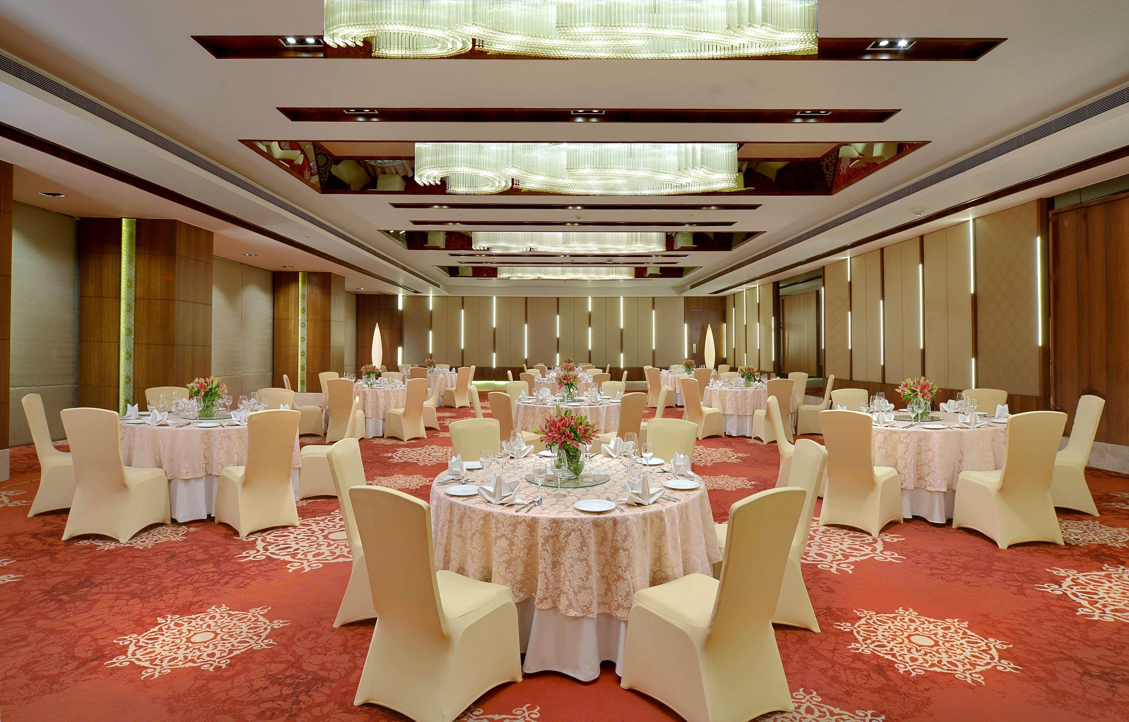 Radisson Gwalior Hotel Exterior foto