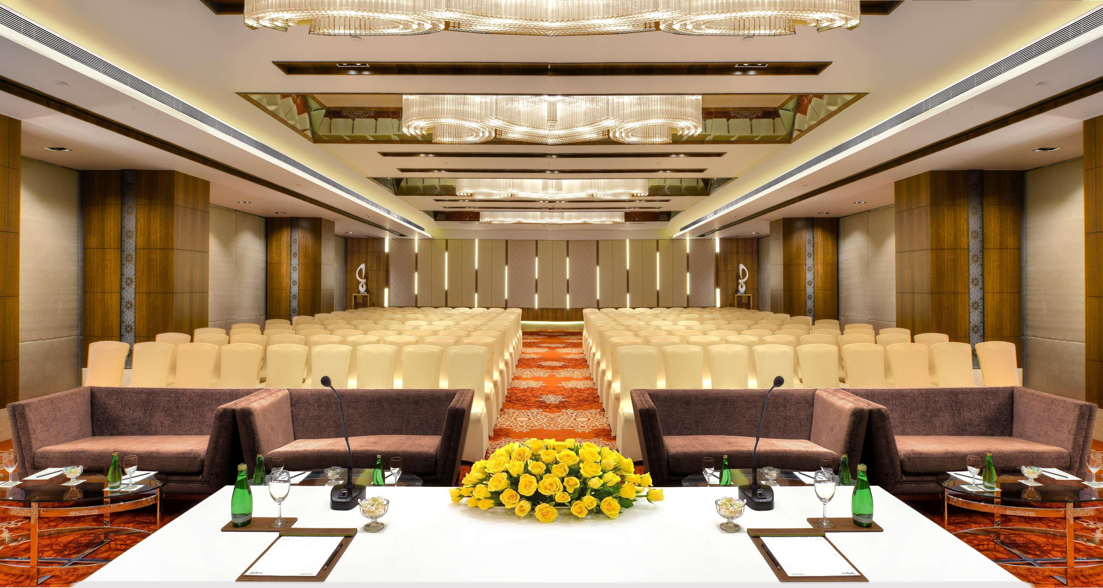 Radisson Gwalior Hotel Exterior foto